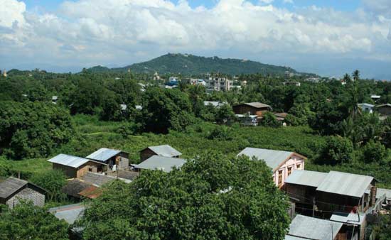 မန္းၿမိဳ႕ေျမာက္ဘက္အစြန္း အကြက္႐ိုက္ေျမအခ်ိဳ႕ အေရာင္းအဝယ္ျပန္ျဖစ္ေန - Property News in Myanmar from iMyanmarHouse.com