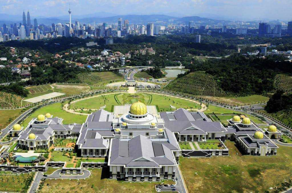 ကမ္ဘာ့အကြီးဆုံး လူနေအိမ်ကြီး (သို့) Istana Nurul Iman - Property News in Myanmar from iMyanmarHouse.com