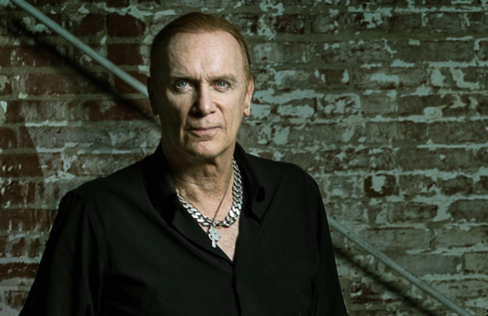 ကမ္ဘာ့အကောင်းဆုံး ဘေ့စ်ဂစ်တာသမား Billy Sheehan လော့စ်အိန်ဂျလိမြို့ကနေ ဘာကြောင့် မပြောင်းချင်ဘဲ ပြောင်းခဲ့ရတာလဲ - Property News in Myanmar from iMyanmarHouse.com