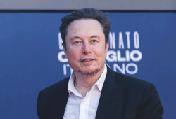 ကမ္ဘာ့အချမ်းသာဆုံး ပုဂ္ဂိုလ်များတွင် ပါဝင်သူ Elon Musk ငယ်စဉ်က အငှားတိုက်ခန်းတွင် နေခဲ့ရပြီး ခုံတန်းတစ်ခုပေါ်တွင် အိပ်ခဲ