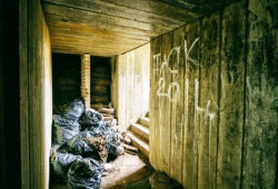 A secret underground wartime bunker in Surrey is now on sale for £165,000