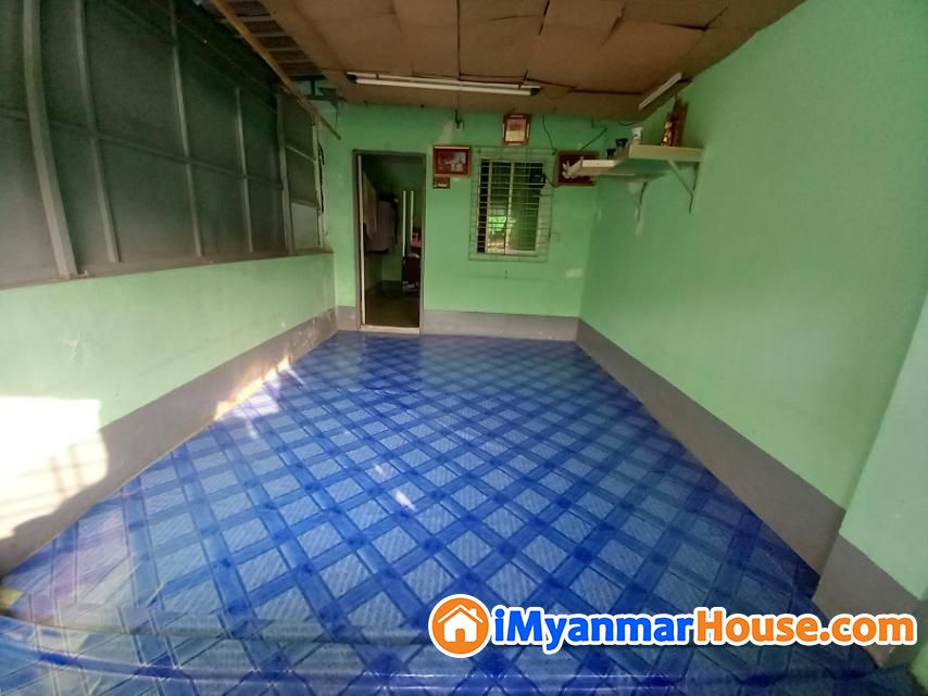 သဃ်န်းကျွန်းမြို့နယ်၊ စံပြစျေးအနီးရှိ၅လွှာ(ဒါဘာ)အခန်းရောင်းမည်။ - ရောင်းရန် - သင်္ဃန်းကျွန်း (Thingangyun) - ရန်ကုန်တိုင်းဒေသကြီး (Yangon Region) - 400 သိန်း (ကျပ်) - S-12121935 | iMyanmarHouse.com