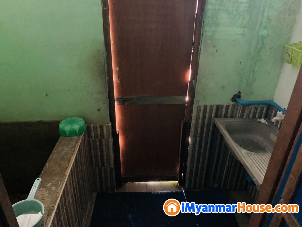 အိမ်အမှတ် ၆ , စွယ်တော် လမ်းမှာ ရှိတဲ့ ပျည်ထောင်အိမ်ပါ အိမ်နှင့်ခြံဝန်းလေးပိုင်ရှင်ကိုယ်တိုင်အမြန်ရောင်းမည်။ ✨ - ရောင်းရန် - သံလျင် (Thanlyin) - ရန်ကုန်တိုင်းဒေသကြီး (Yangon Region) - 300 သိန်း (ကျပ်) - S-12464938 | iMyanmarHouse.com