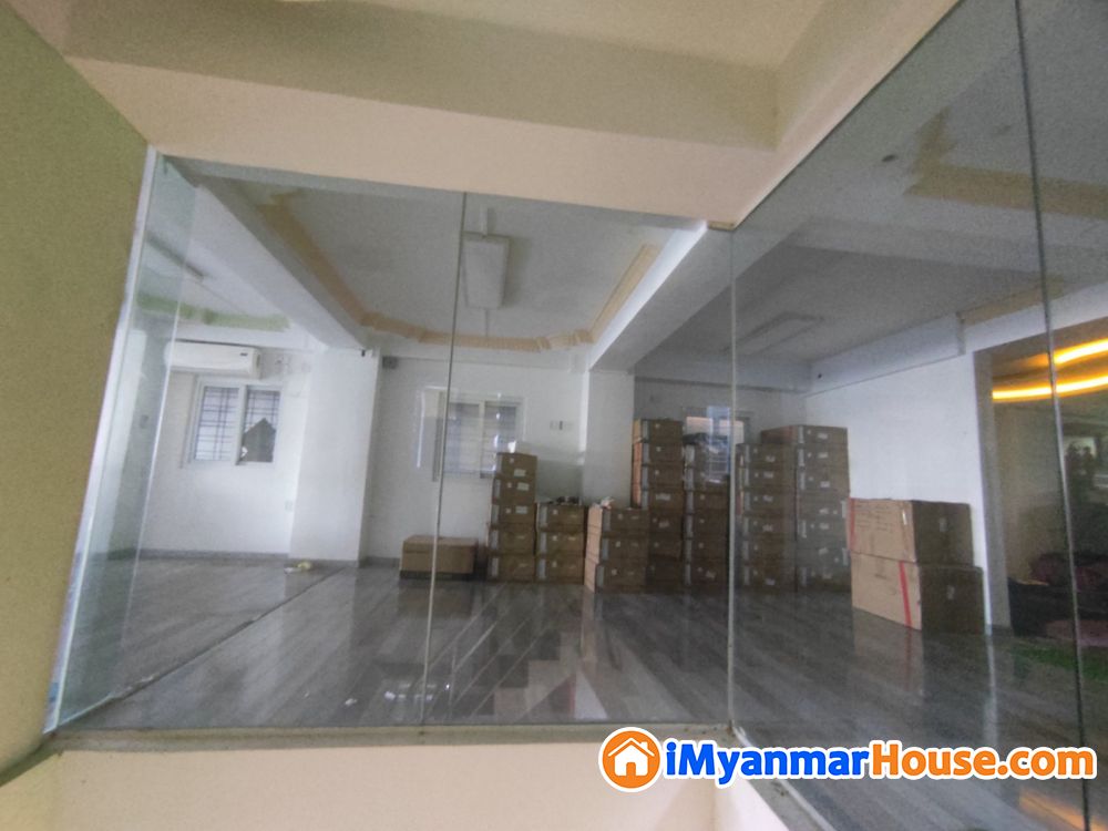 ❇️တစ်ထပ်ဝယ် ရုံနဲ့ ၂ထပ်ရမယ့် အချက်အချာကျတဲ့ တောင်ဥက္ကလာပ သစ္စာလမ်းမကြီး ပေါ်ရှိ Semicondo အခန်းရောင်းမည် - ရောင်းရန် - တောင်ဥက္ကလာပ (South Okkalapa) - ရန်ကုန်တိုင်းဒေသကြီး (Yangon Region) - 8,000 သိန်း (ကျပ်) - S-12314771 | iMyanmarHouse.com