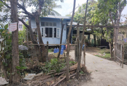 ✨ မြောက်ဒဂုံမြို့နယ် (40)ရပ်ကွက် တပင်ရွှေထီးလမ်းမ အနီး လုံးချင်းအိမ် အရောင်း ✨